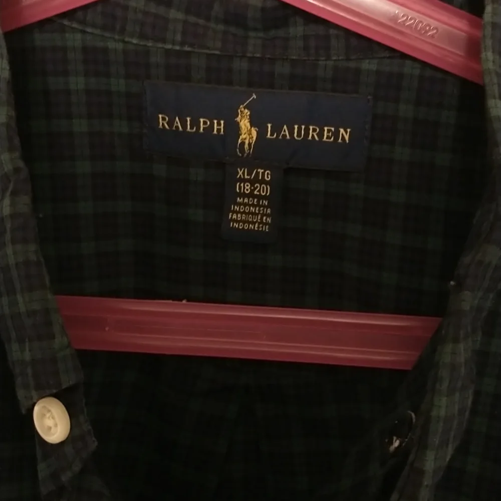 Ralph Lauren boy's plaid shirt - Picture 3 of 4